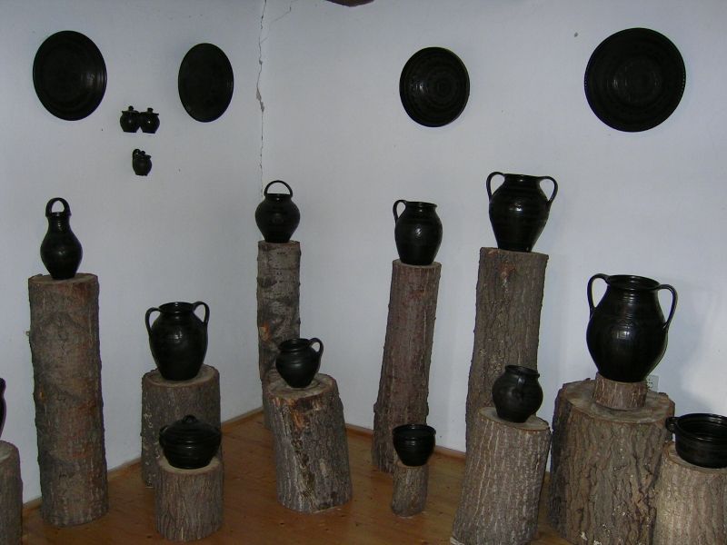 Fekete Ferenc nádudvari fazekas kiállítása a fonyi Tájházba Zempléni Szálláshely